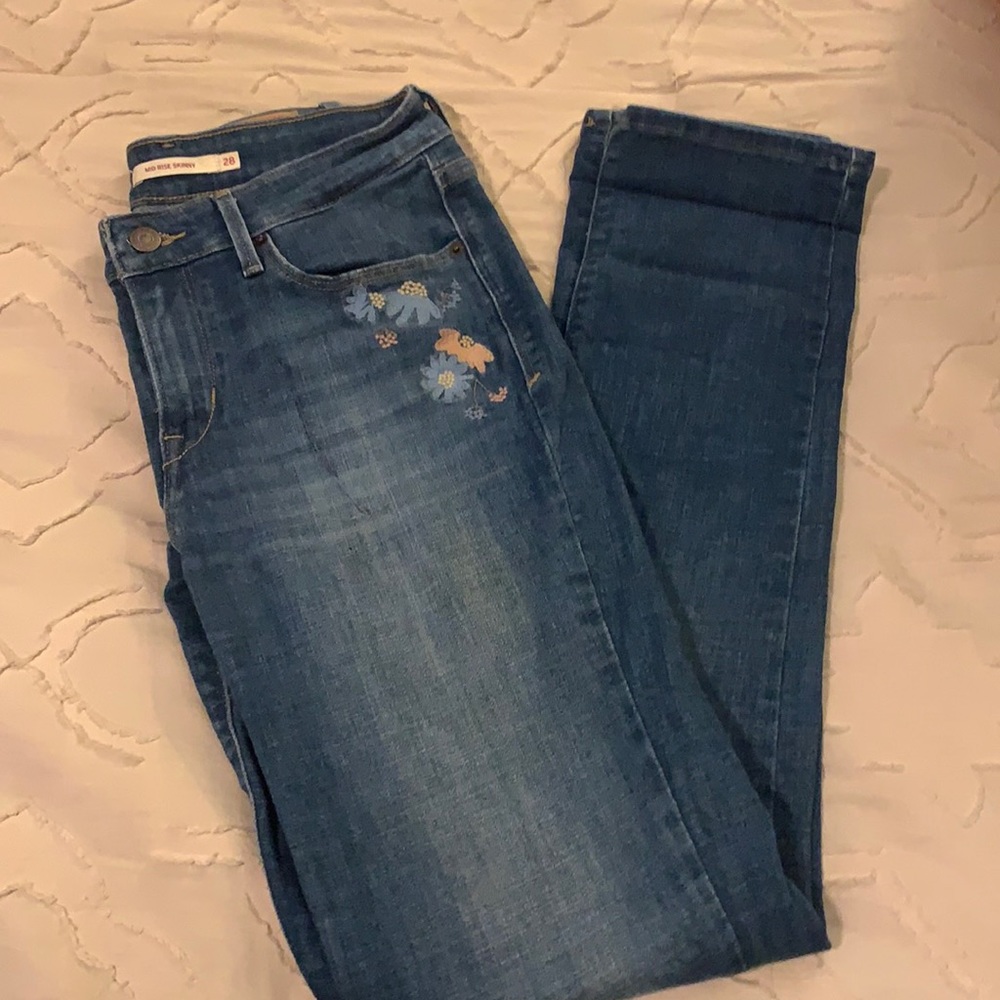 Levi’s mid rise skinny jeans